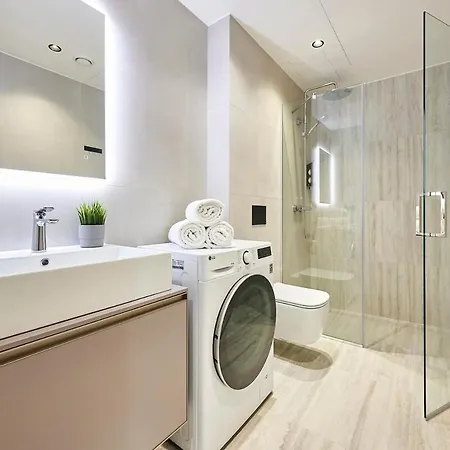 Apartament Brand New - Self Check-in - Free Parking - Near Hilton *