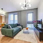 Apartamento Brand New - Self Check-in - Free Parking - Near Hilton *